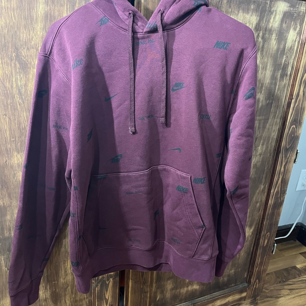 Nike Men's Burgundy Hoodie